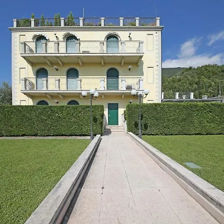 Anna Bornico Toscolano Maderno